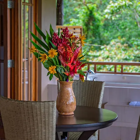 Lost Iguana Resort And Spa La Fortuna Exterior photo